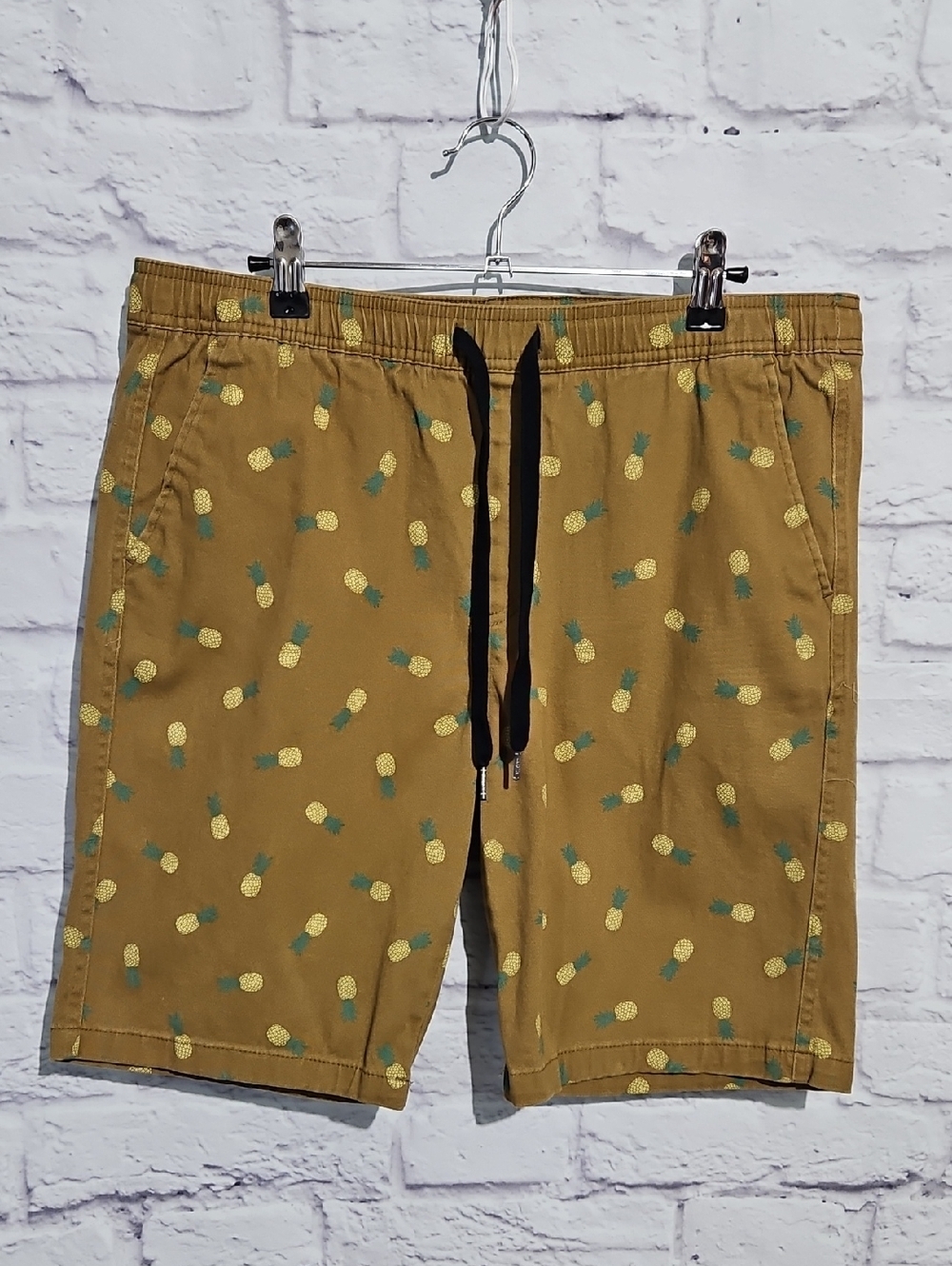 Brooklyn Cloth Tan Pineapple-Print Drawstring Shorts